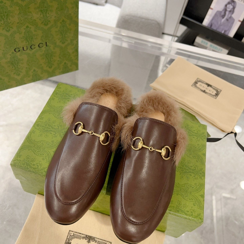 G*u*i slippers